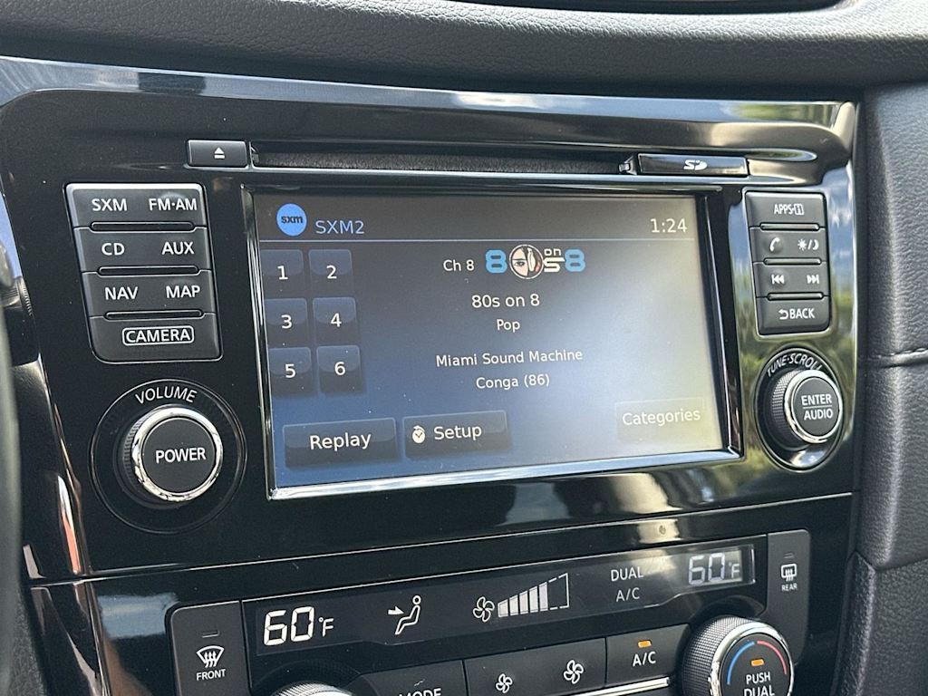 Thumbnail: 2017 Nissan Rogue - 16