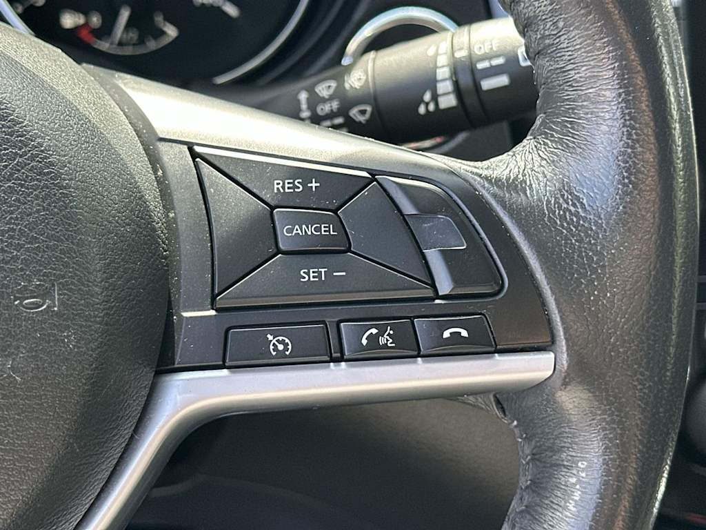 Thumbnail: 2017 Nissan Rogue - 25