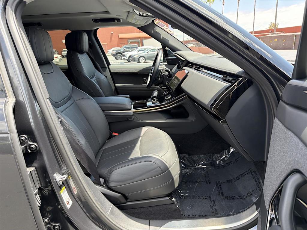 Thumbnail: 2023 Land Rover Range Rover Sport - 12