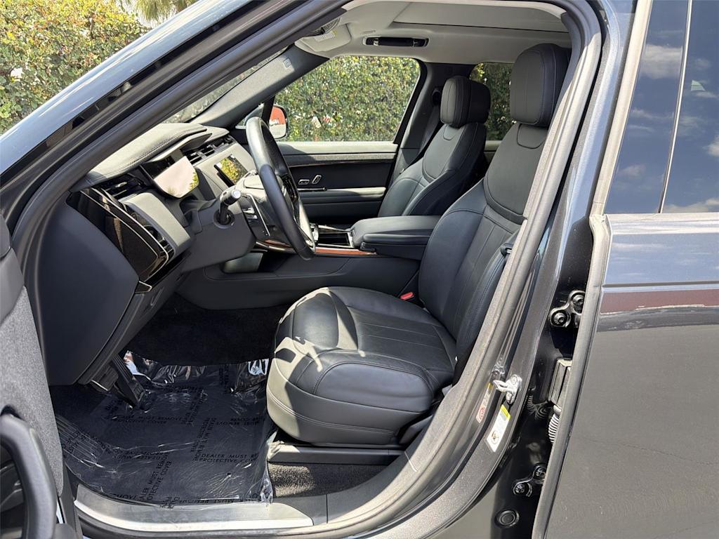 Thumbnail: 2023 Land Rover Range Rover Sport - 11