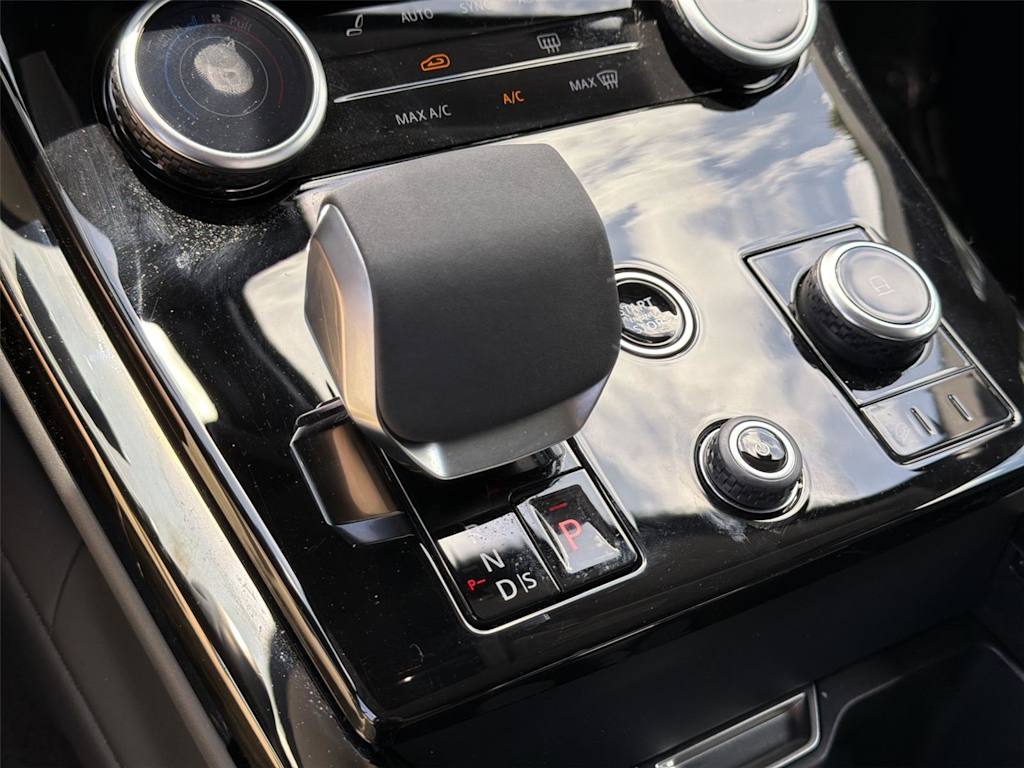 Thumbnail: 2023 Land Rover Range Rover Sport - 17