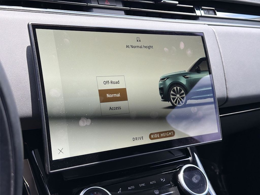 Thumbnail: 2023 Land Rover Range Rover Sport - 34