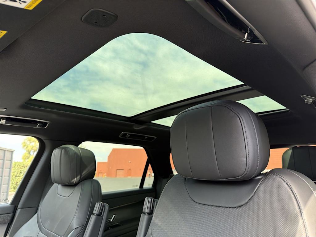 Thumbnail: 2025 Land Rover Range Rover Sport - 34