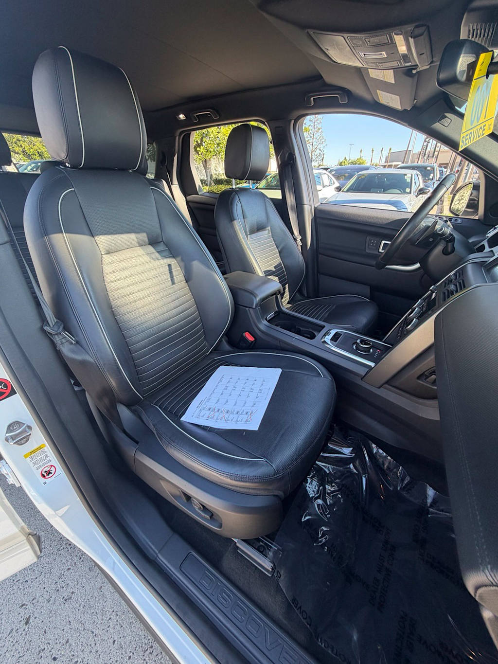 Thumbnail: 2018 Land Rover Discovery Sport - 9