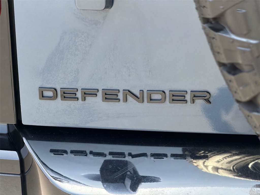 Thumbnail: 2024 Land Rover Defender - 7