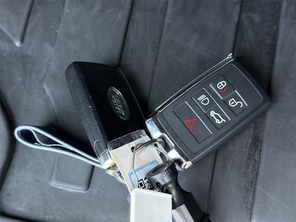 Thumbnail: 2024 Land Rover Defender - 20