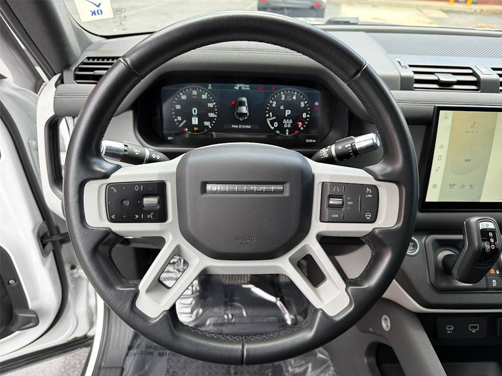 Thumbnail: 2022 Land Rover Defender - 14