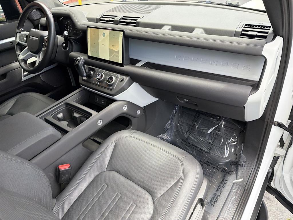 Thumbnail: 2022 Land Rover Defender - 13