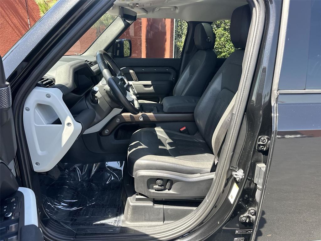 Thumbnail: 2020 Land Rover Defender - 11
