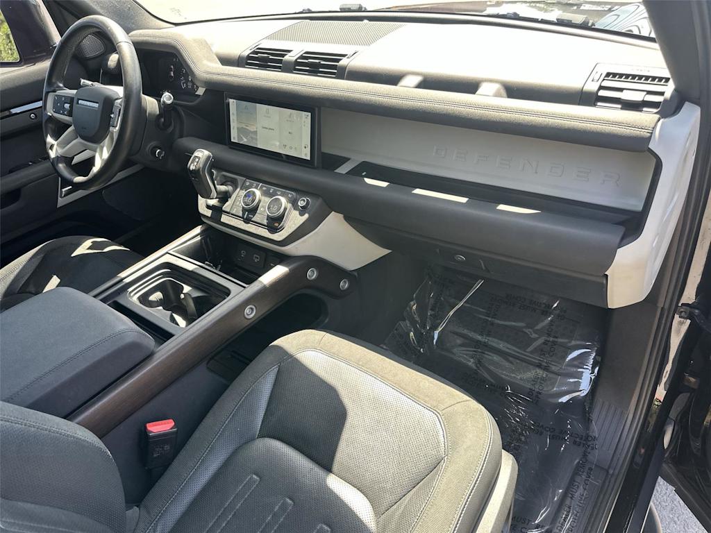 Thumbnail: 2020 Land Rover Defender - 14