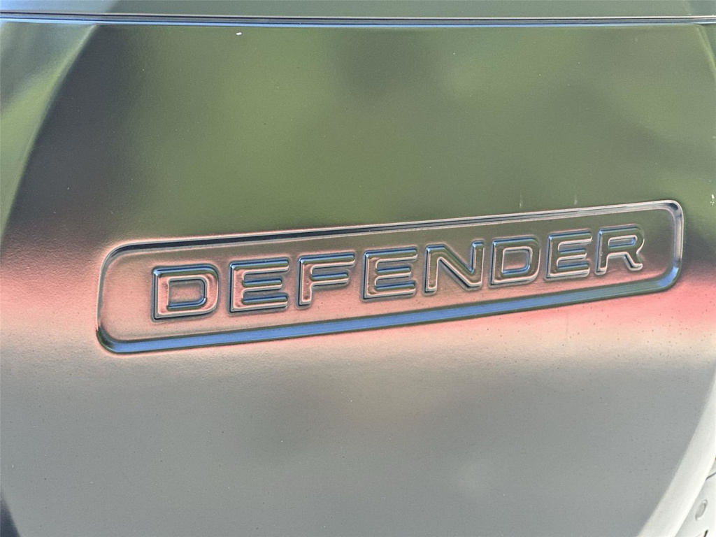 Thumbnail: 2020 Land Rover Defender - 7