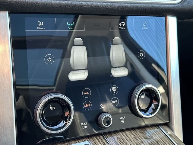 2019 Land Rover Range Rover SE 27