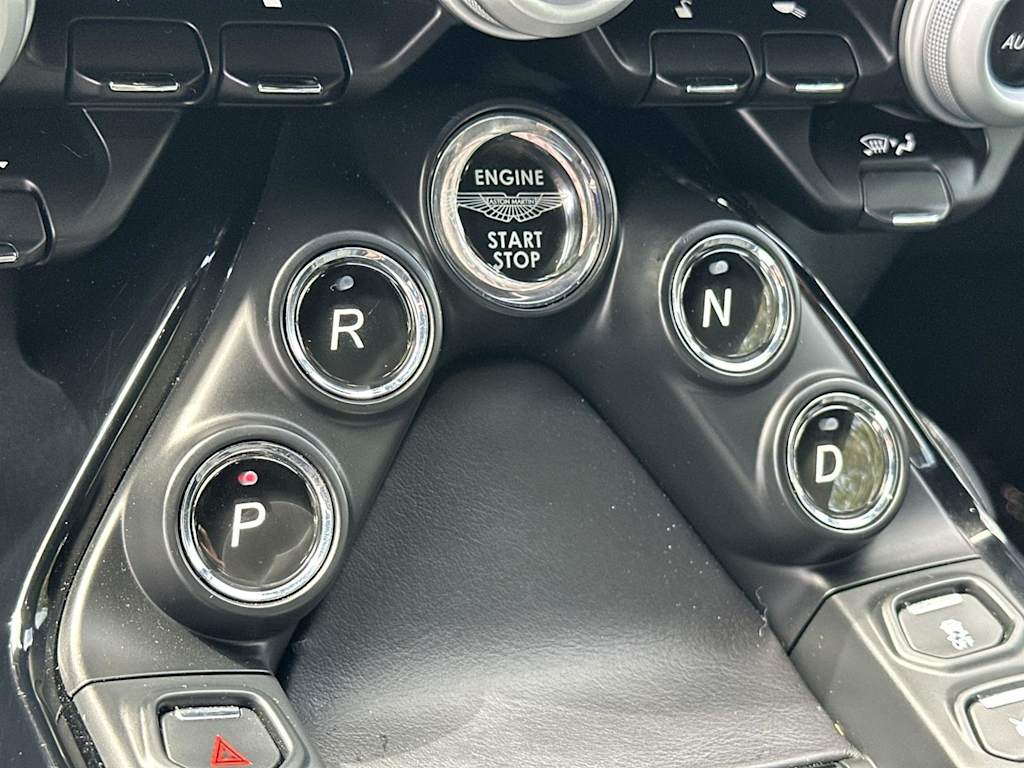2022 Aston Martin Vantage F1 Edition 16