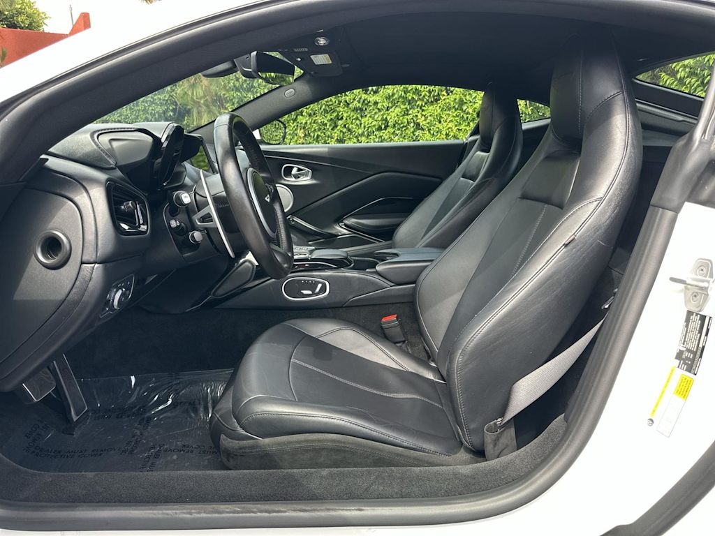 2022 Aston Martin Vantage F1 Edition 10