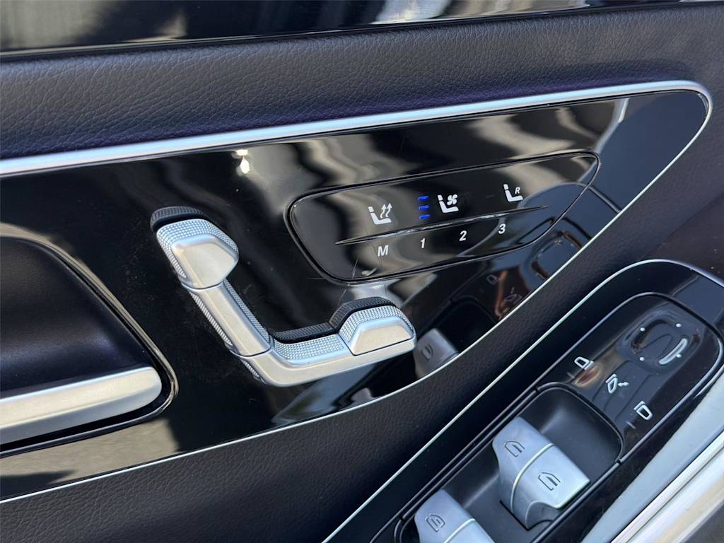 Thumbnail: 2023 Mercedes-Benz S-Class - 23