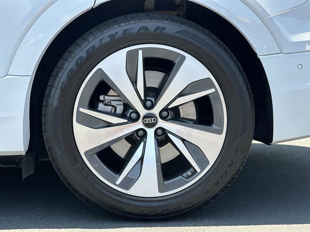 Thumbnail: 2024 Audi Q8 e-tron - 7