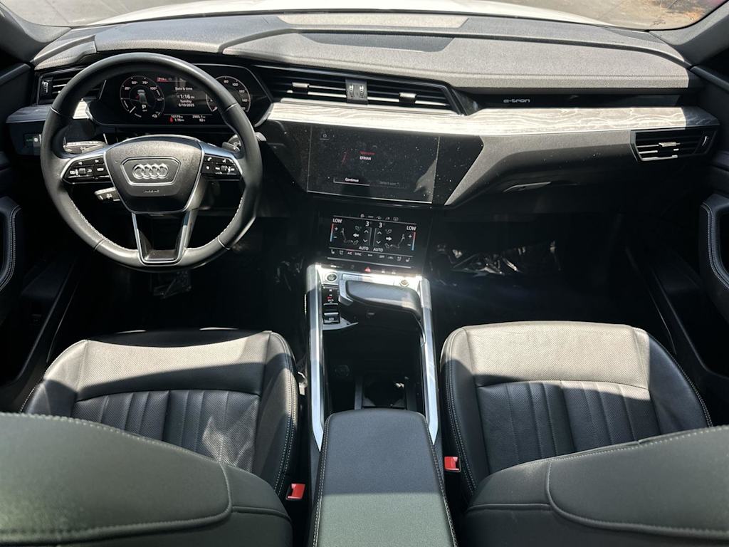 Thumbnail: 2024 Audi Q8 e-tron - 9