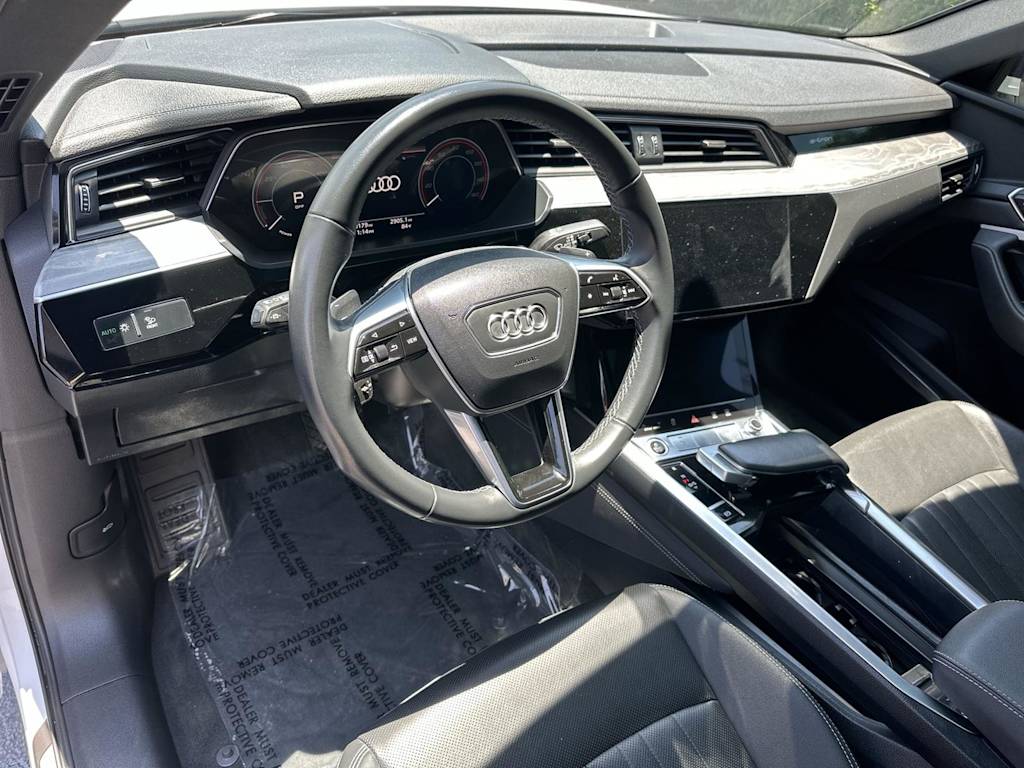 Thumbnail: 2024 Audi Q8 e-tron - 2