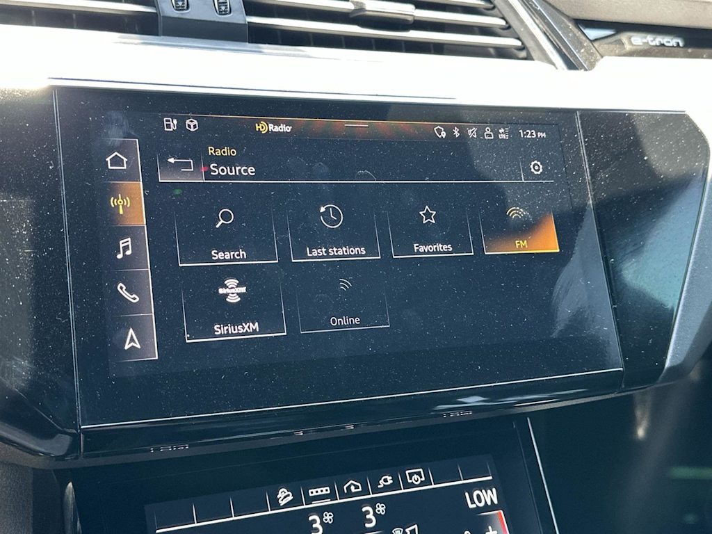 Thumbnail: 2024 Audi Q8 e-tron - 15