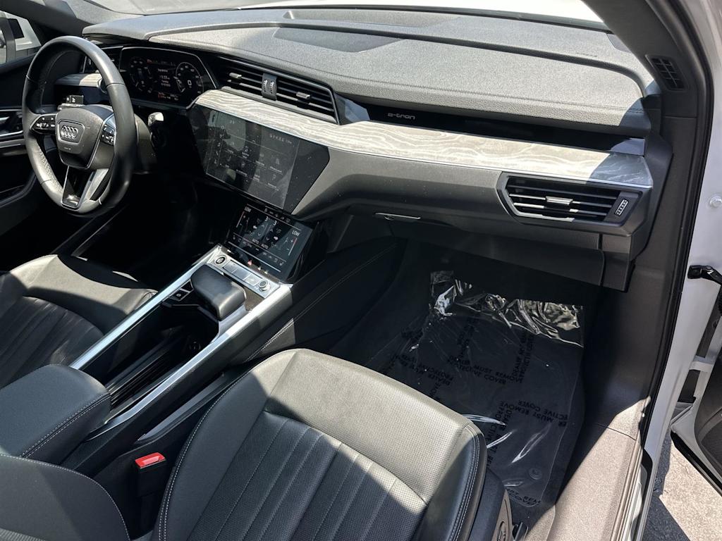 Thumbnail: 2024 Audi Q8 e-tron - 13