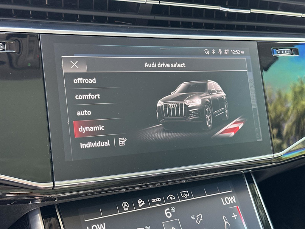 Thumbnail: 2021 Audi Q7 - 30