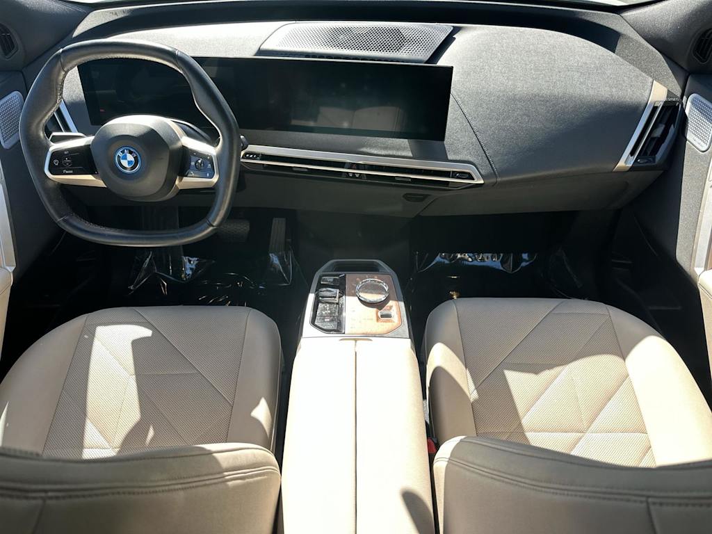 Thumbnail: 2024 BMW iX - 10