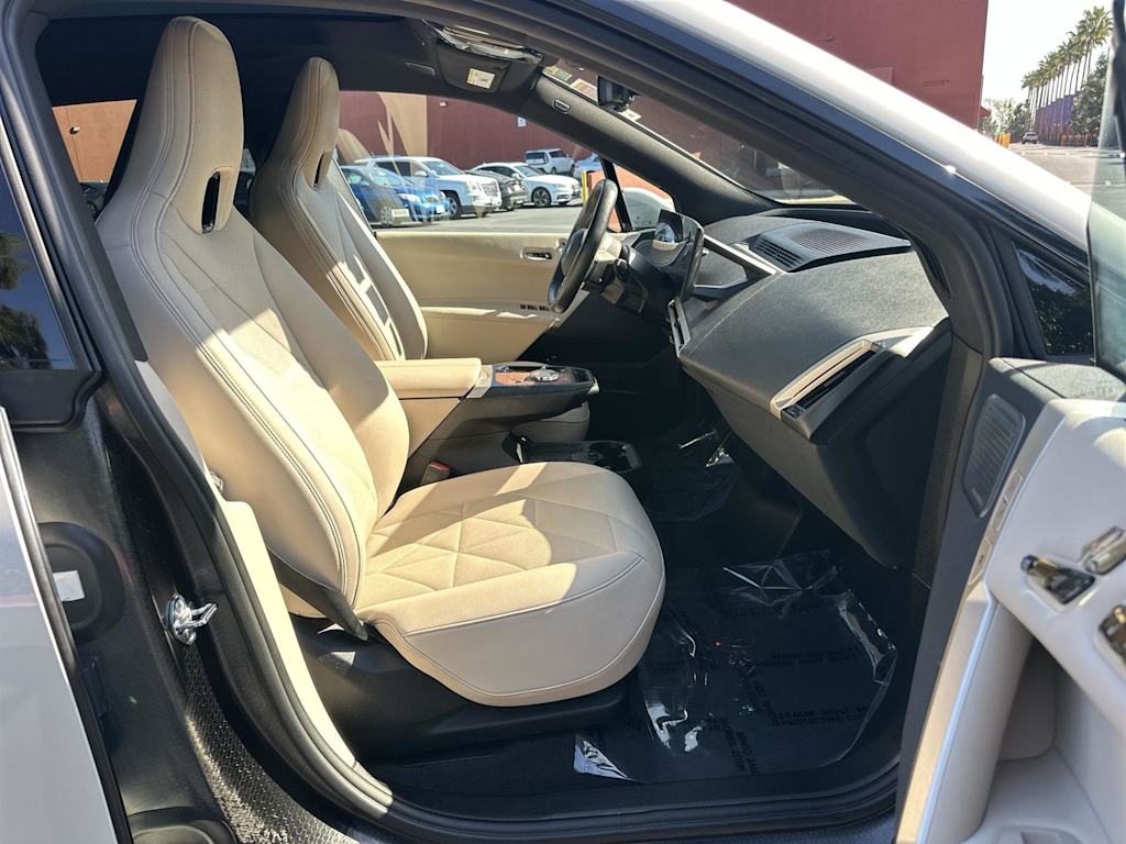 Thumbnail: 2024 BMW iX - 21