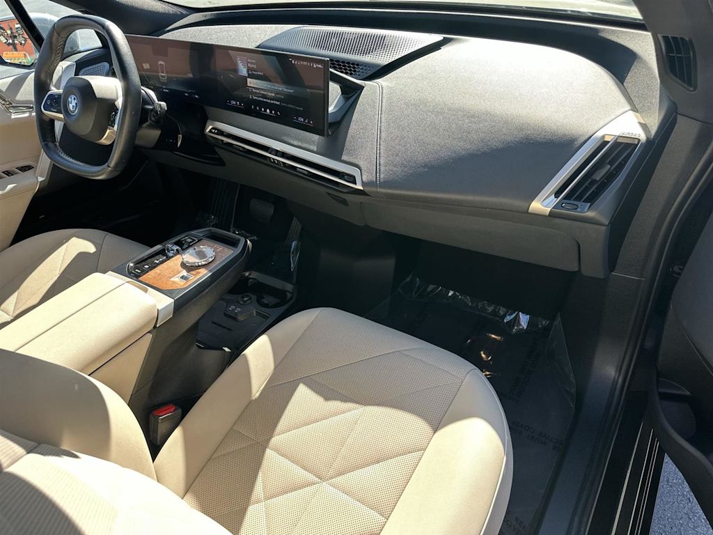 Thumbnail: 2024 BMW iX - 12