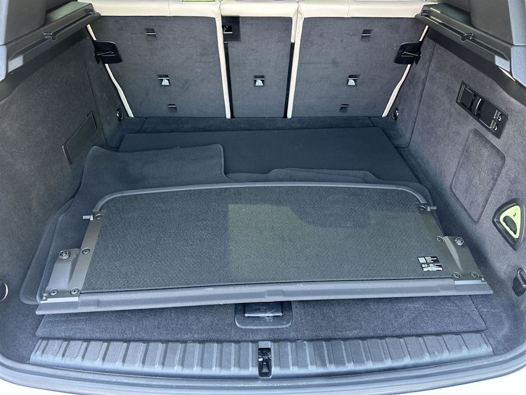 Thumbnail: 2024 BMW iX - 18