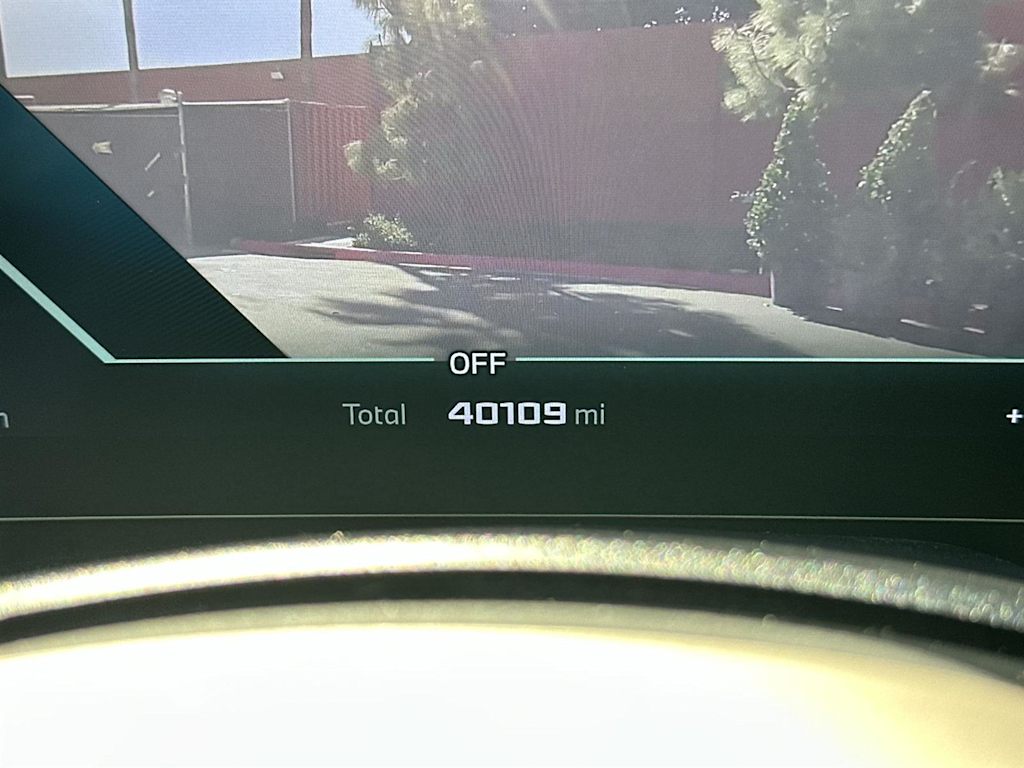 Thumbnail: 2024 BMW iX - 17