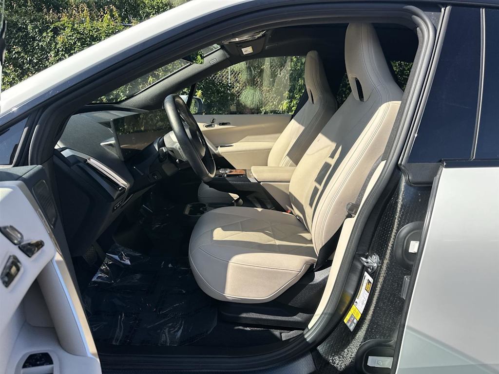 Thumbnail: 2024 BMW iX - 11