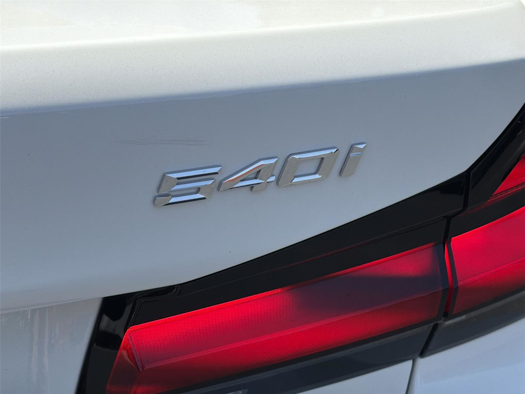 Thumbnail: 2023 BMW 5 Series - 7