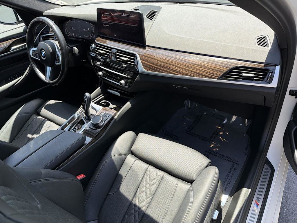 Thumbnail: 2023 BMW 5 Series - 14
