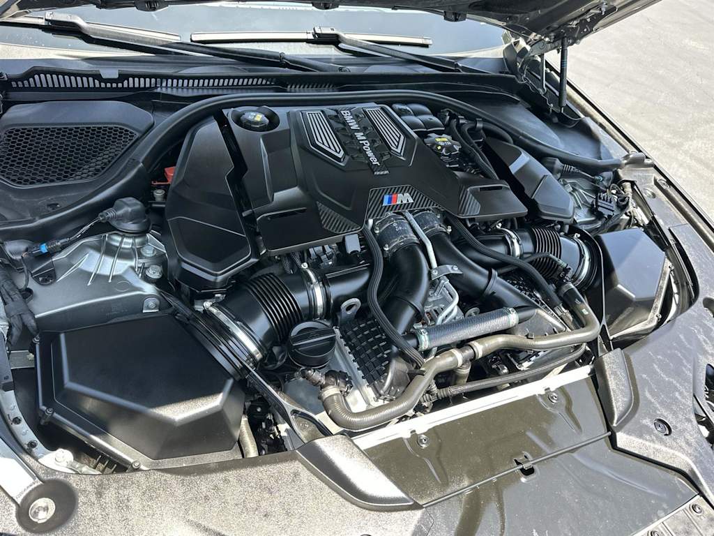 Thumbnail: 2022 BMW M5 - 8