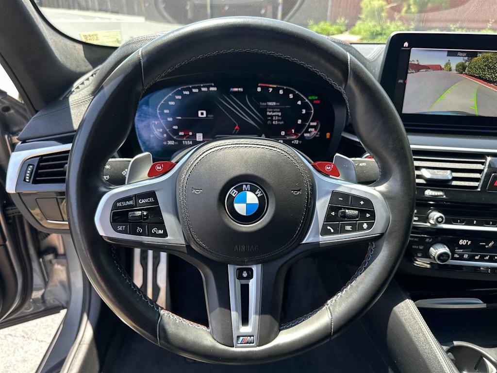 Thumbnail: 2022 BMW M5 - 14