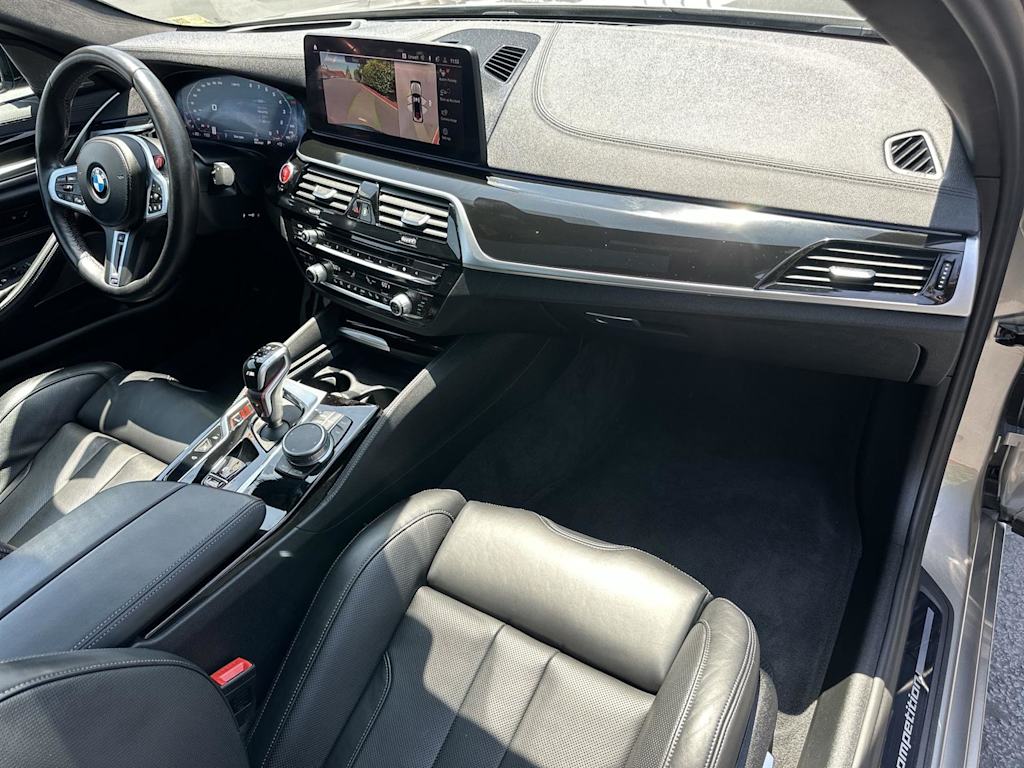 Thumbnail: 2022 BMW M5 - 13