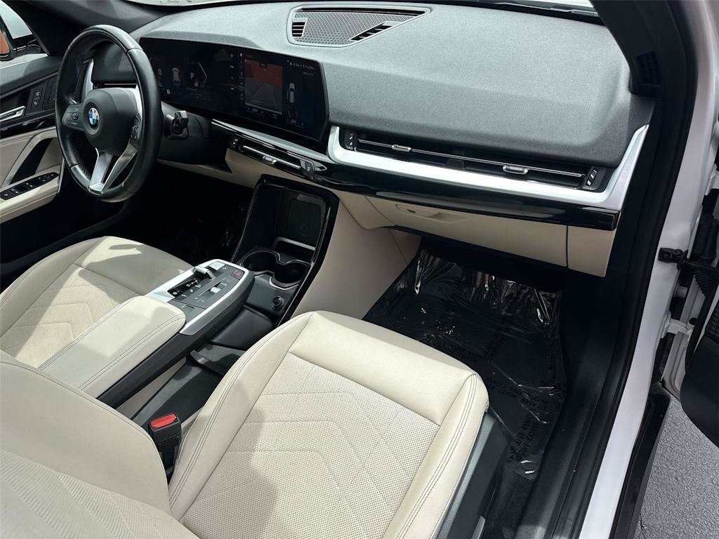 Thumbnail: 2023 BMW X1 - 14