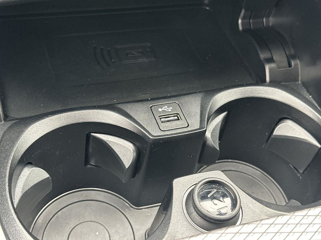 Thumbnail: 2024 BMW i4 - 27