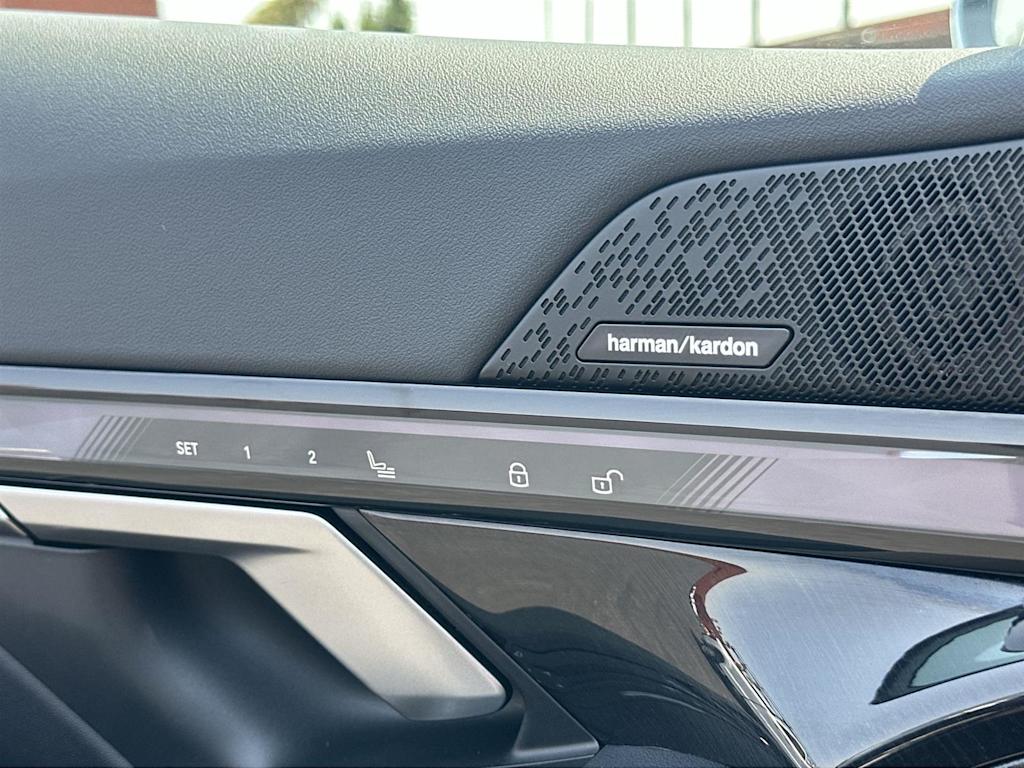 Thumbnail: 2024 BMW i5 - 30