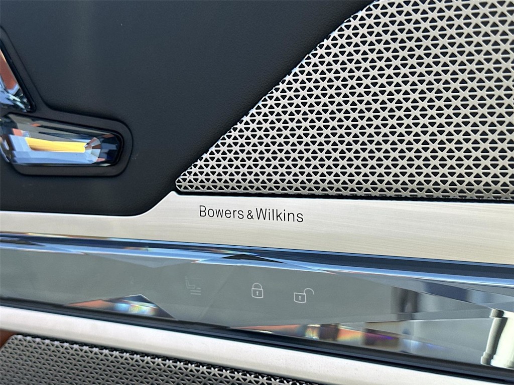 Thumbnail: 2025 BMW i7 - 32