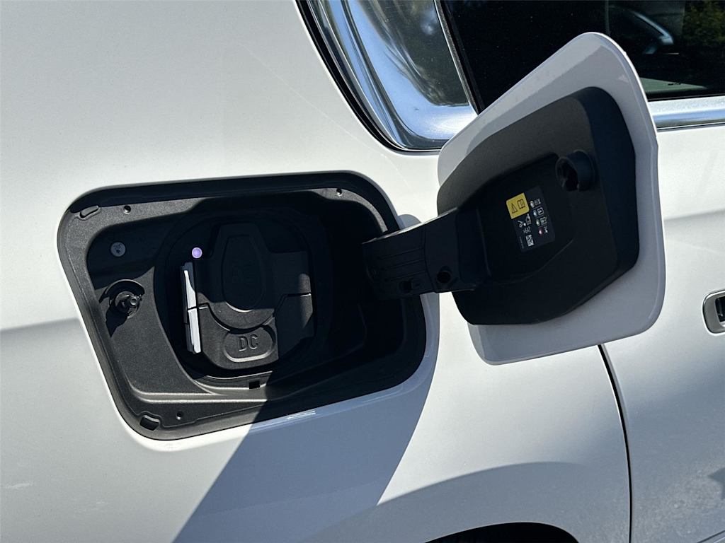Thumbnail: 2025 BMW i7 - 21