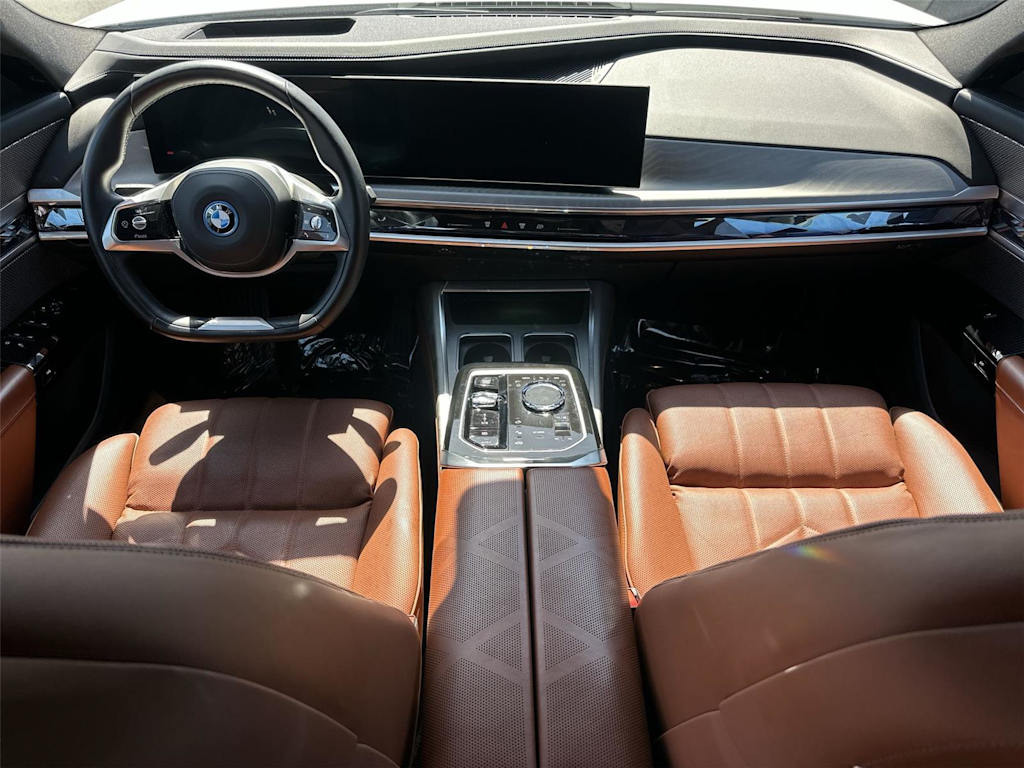 Thumbnail: 2025 BMW i7 - 10