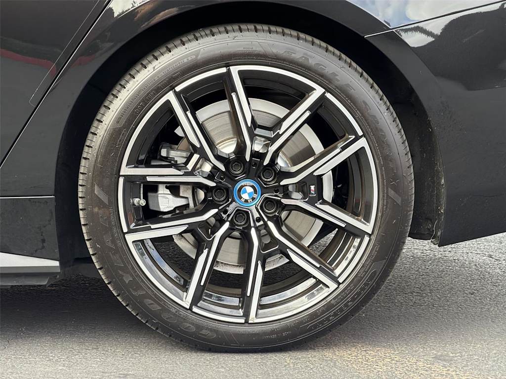 Thumbnail: 2023 BMW i4 - 7