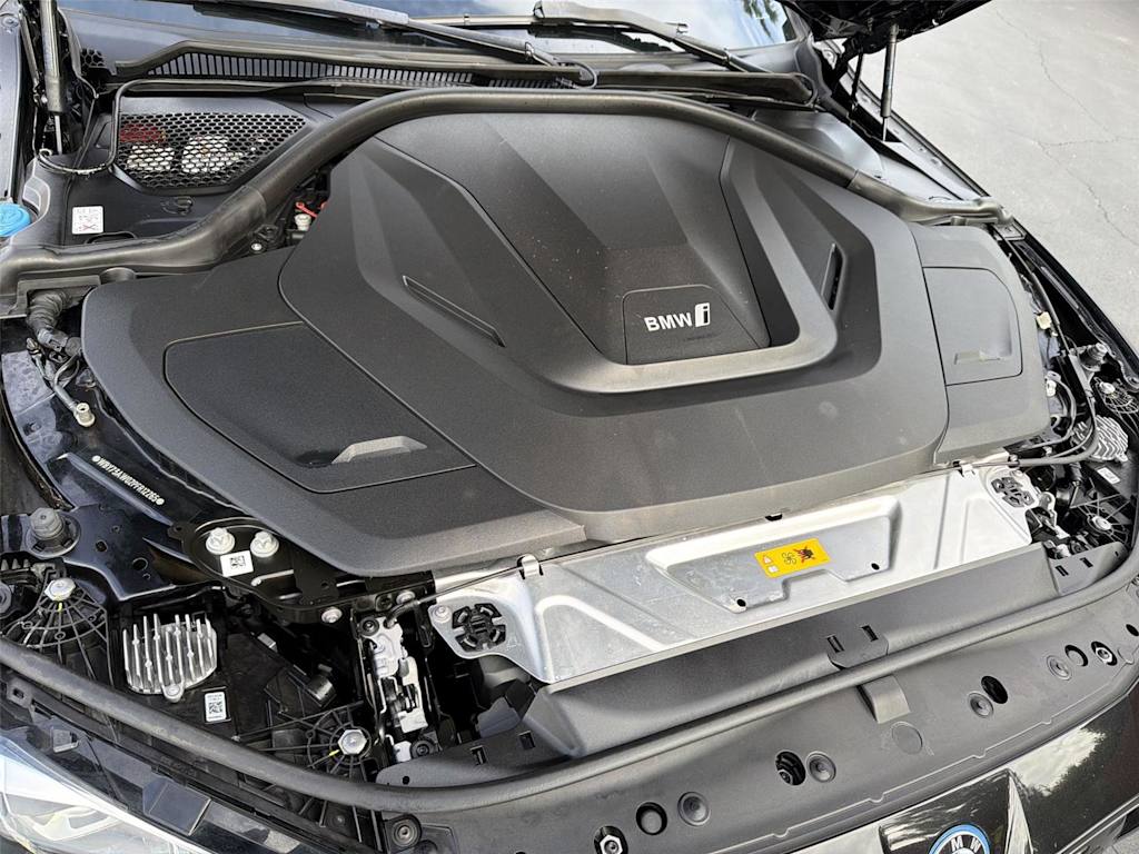 Thumbnail: 2023 BMW i4 - 8