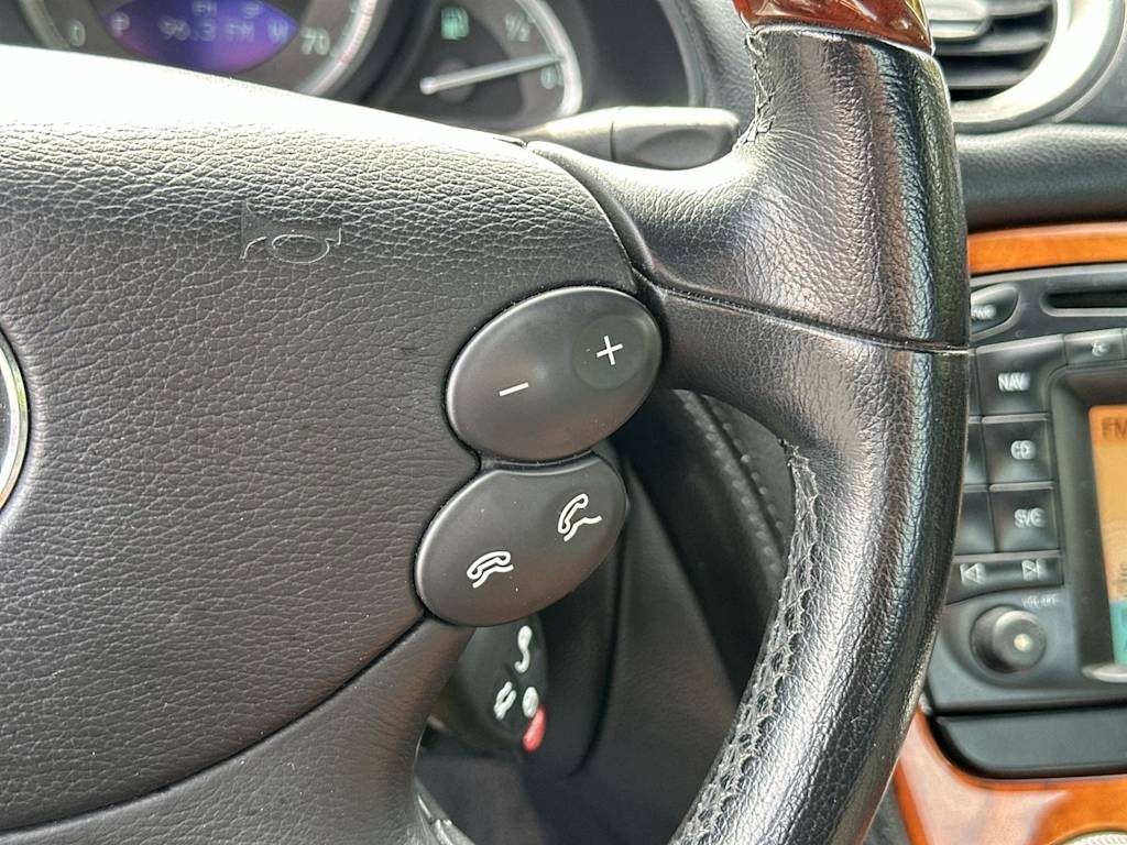 Thumbnail: 2003 Mercedes-Benz SL-Class - 23