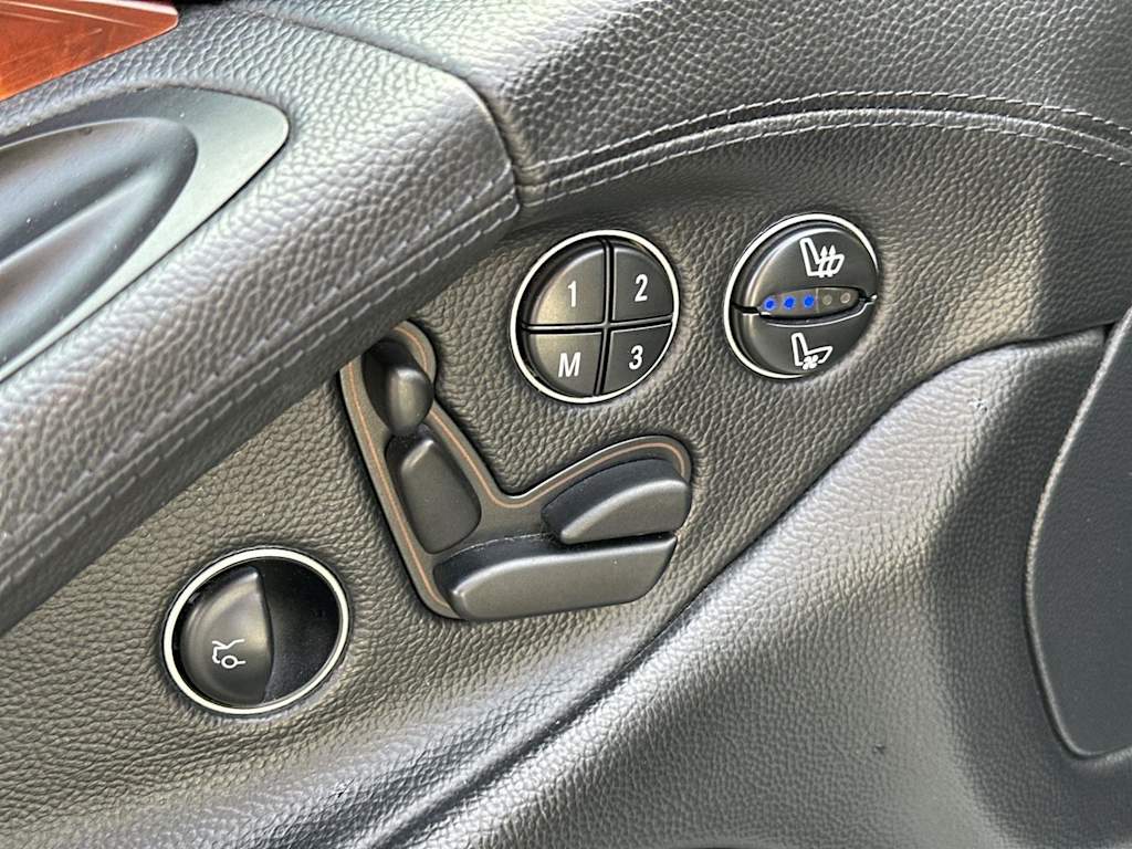 Thumbnail: 2003 Mercedes-Benz SL-Class - 21