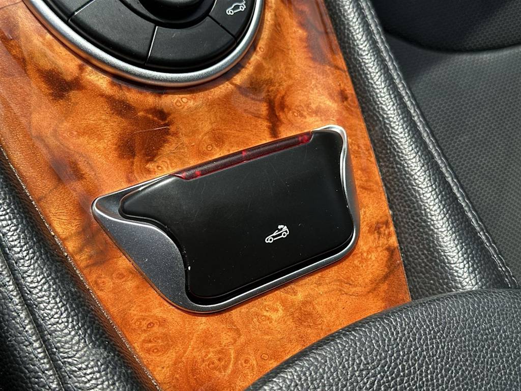 Thumbnail: 2003 Mercedes-Benz SL-Class - 27