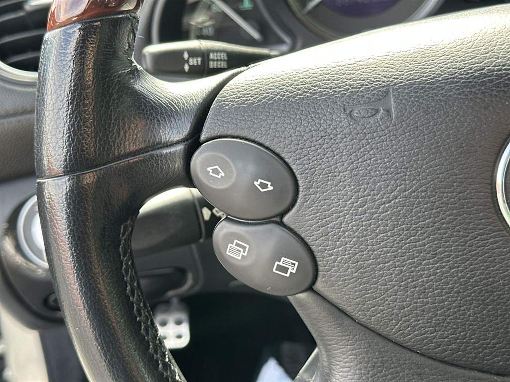 Thumbnail: 2003 Mercedes-Benz SL-Class - 22