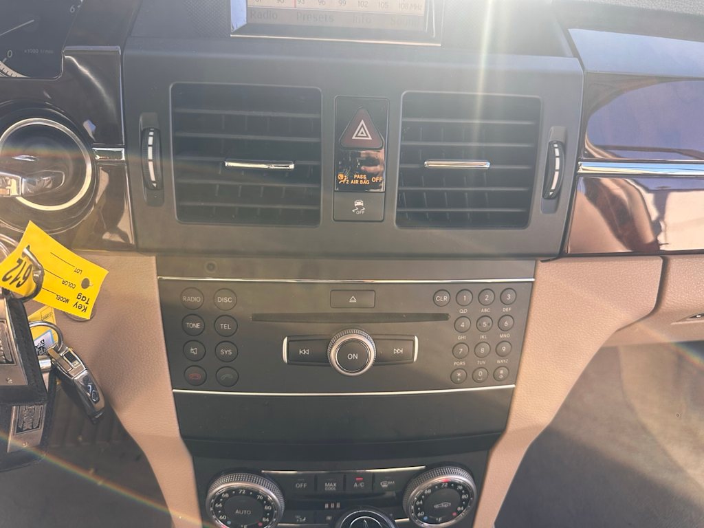 Thumbnail: 2011 Mercedes-Benz GLK - 22