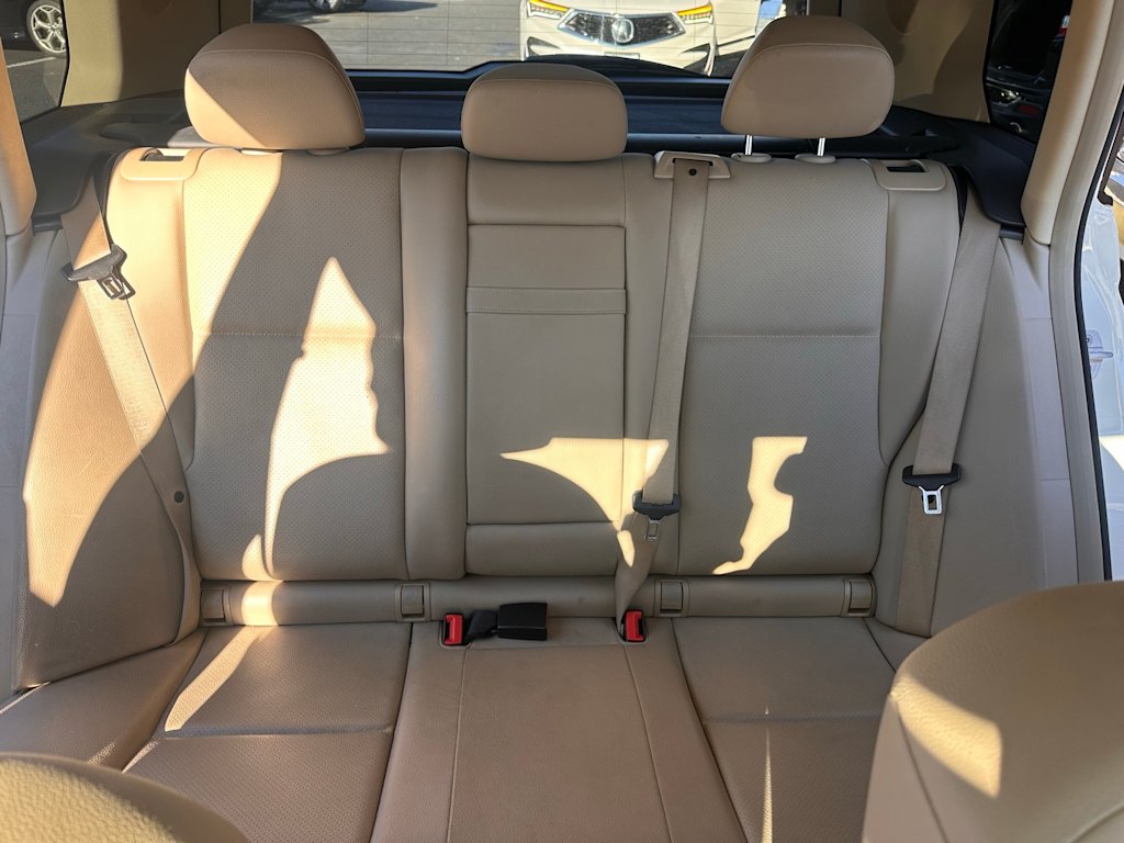 Thumbnail: 2011 Mercedes-Benz GLK - 18